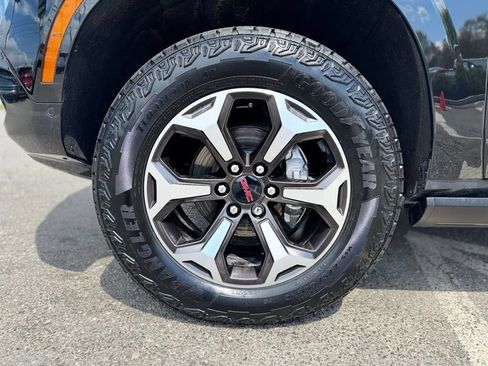 Used 2026 GMC Yukon AT4 Ultimate AWD/4WD image 3