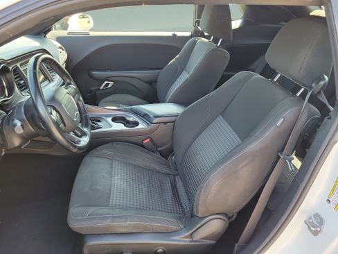 Used 2023 Dodge Challenger SXT RWD image 9
