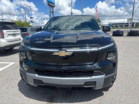 Used 2025 Chevrolet Silverado EV LT AWD/4WD image 2