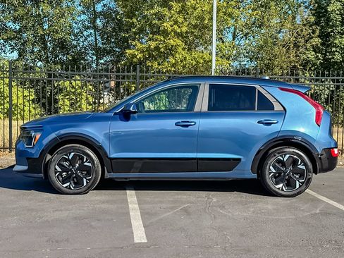 Used 2023 Kia Niro Wind w/ Wind Preserve Package FWD image 6