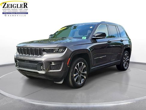Used 2023 Jeep Grand Cherokee Overland w/ Luxury Tech Group IV AWD/4WD image 1