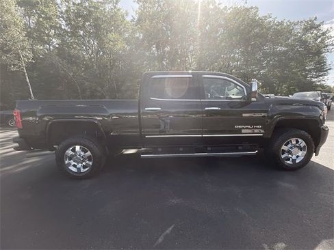 Certified 2018 GMC Sierra 3500 Denali w/ Duramax Plus Package image 14