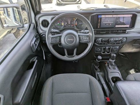 Used 2024 Jeep Wrangler Unlimited AWD/4WD image 16