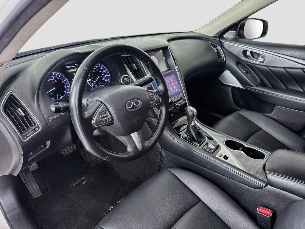 Used 2017 INFINITI Q50 3.0t Premium RWD image 9