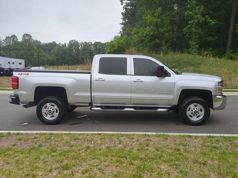 Used 2018 Chevrolet Silverado 2500 LT AWD/4WD image 14