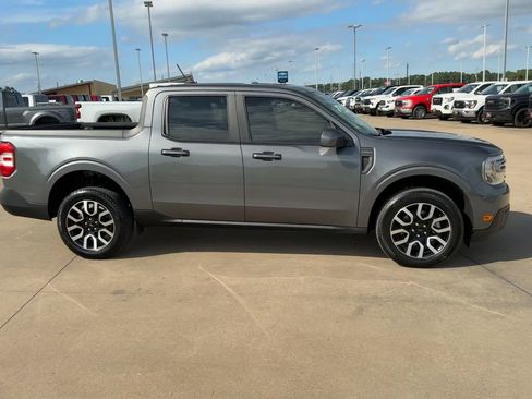 Used 2022 Ford Maverick Lariat image 9