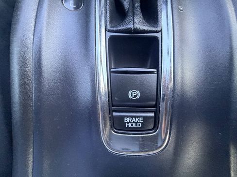 Used 2019 Honda HR-V LX image 5