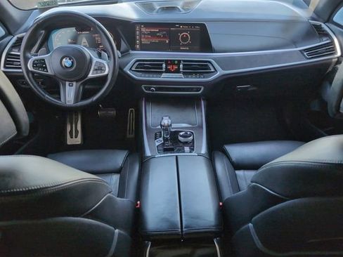 Used 2021 BMW X7 M50i image 21