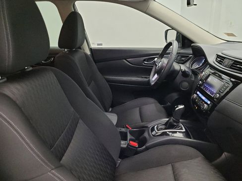 Used 2020 Nissan Rogue SV FWD image 21