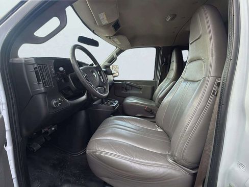 Used 2018 Chevrolet Express 2500 LS w/ Driver Convenience Package image 16