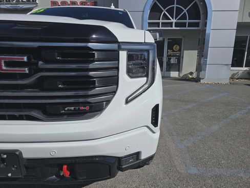 Used 2025 GMC Sierra 1500 AT4 image 10