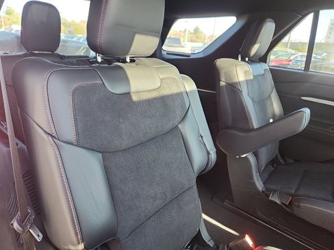 Used 2025 Ford Explorer ST w/ Sun And Sound Package image 32