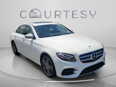 Used 2019 Mercedes-Benz E 300 image 4
