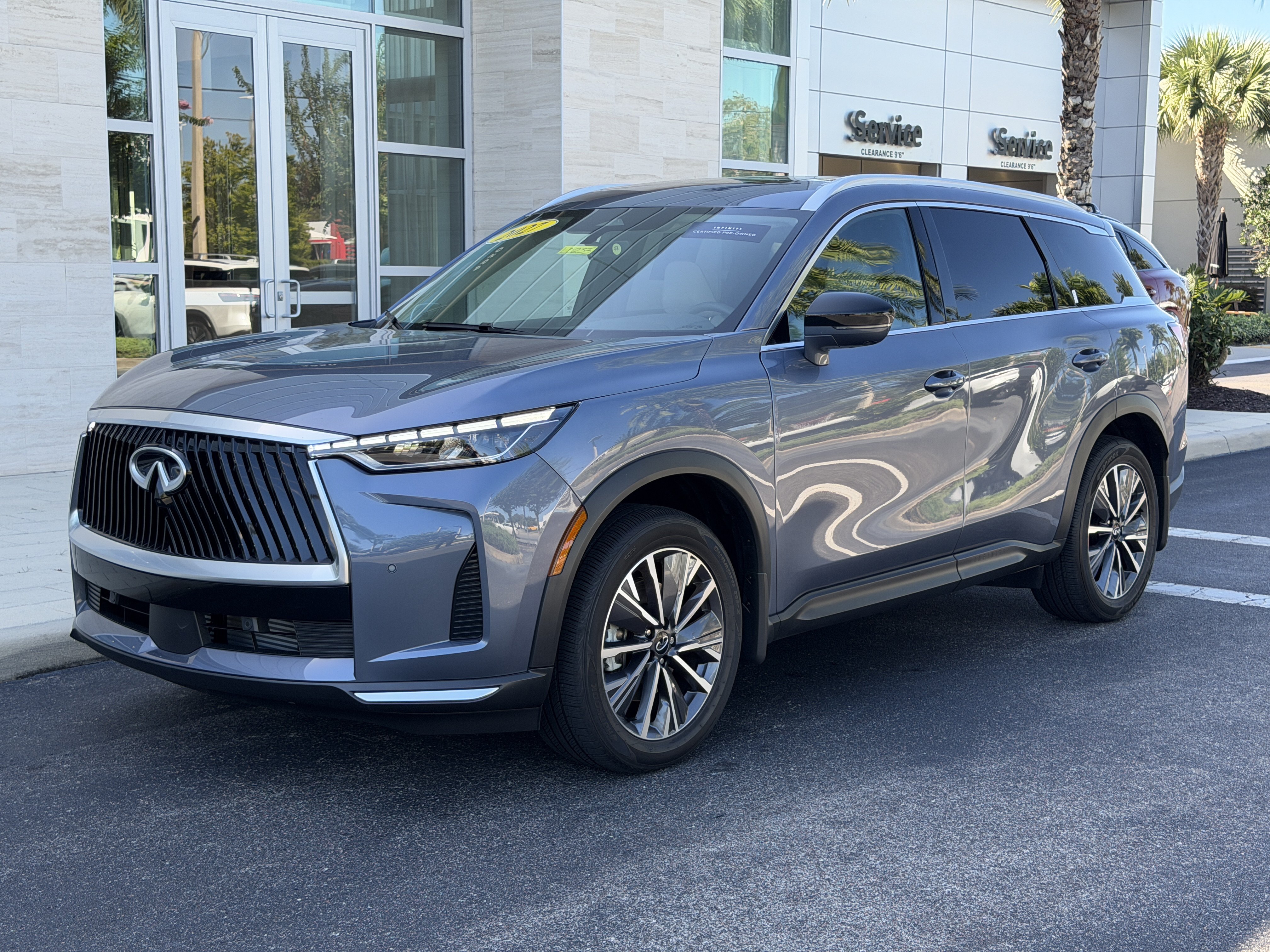 Certified 2027 INFINITI QX60 Luxe w/ Cargo Package FWD image 3