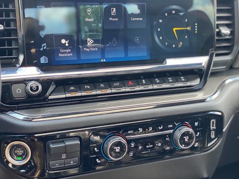 Used 2022 Chevrolet Silverado 1500 ZR2 w/ Technology Package image 25