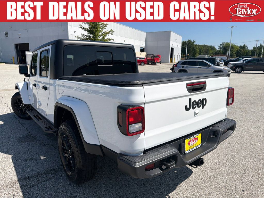 Used 2022 Jeep Gladiator Sport AWD/4WD image 6