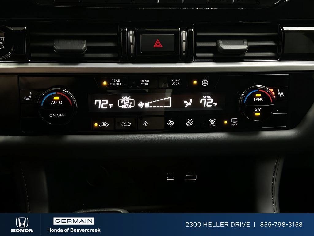 Used 2025 Nissan Pathfinder SL FWD image 24