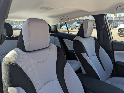 Certified 2020 Toyota Prius LE image 15