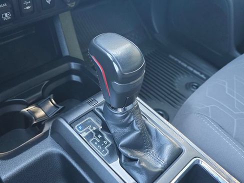 Used 2018 Toyota Tacoma TRD Off-Road w/ Technology Package AWD/4WD image 28