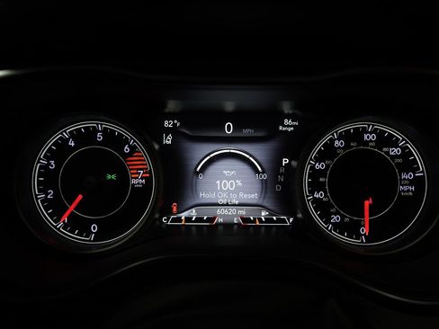 Used 2019 Jeep Cherokee Limited w/ Technology Group FWD image 32