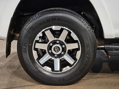 Used 2024 Toyota 4Runner TRD Off-Road image 17