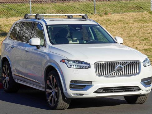 Used 2024 Volvo XC90 B6 Plus w/ Protection Package Premier image 2