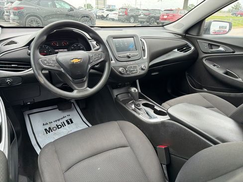 Used 2018 Chevrolet Malibu LS FWD image 15