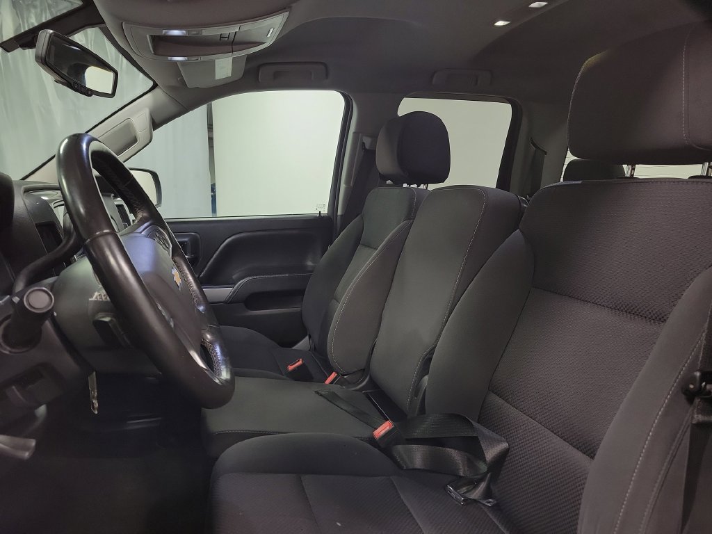 Used 2018 Chevrolet Silverado 1500 LT w/ Midnight Edition AWD/4WD image 18