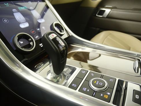 Used 2022 Land Rover Range Rover Sport HSE Silver Edition image 28