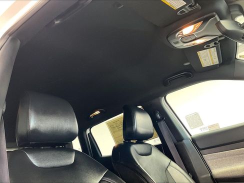 Used 2024 Jeep Compass Latitude AWD/4WD image 24