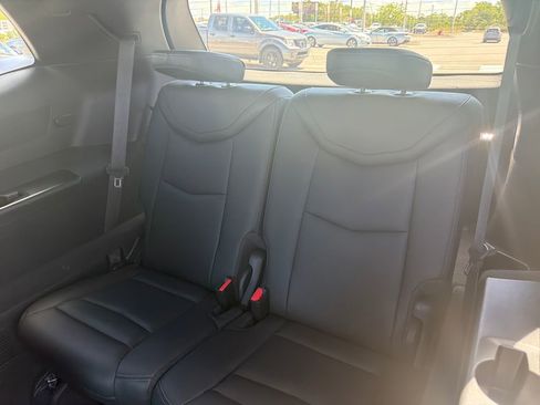 Used 2025 Cadillac XT6 Premium Luxury FWD image 23