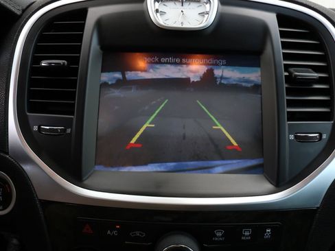 Used 2011 Chrysler 300 C AWD/4WD image 31