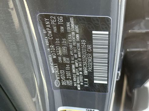Used 2024 Hyundai Venue SEL FWD image 28