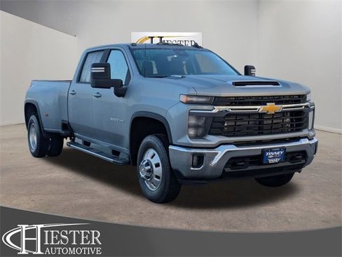 New 2026 Chevrolet Silverado 3500 LT image 1