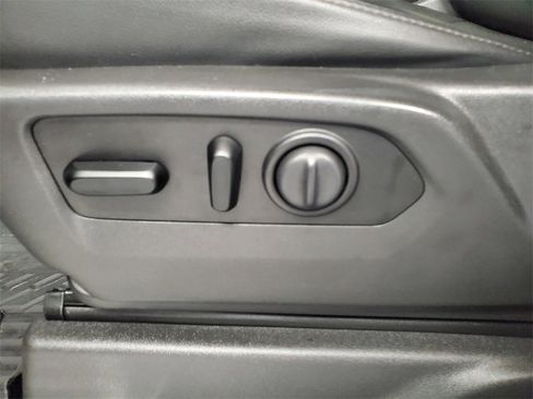 Used 2020 Chevrolet Silverado 1500 LT Trail Boss w/ Midnight Edition image 7