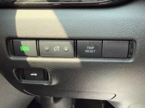 Used 2024 Nissan Sentra SV w/ SV Premium Package FWD image 23