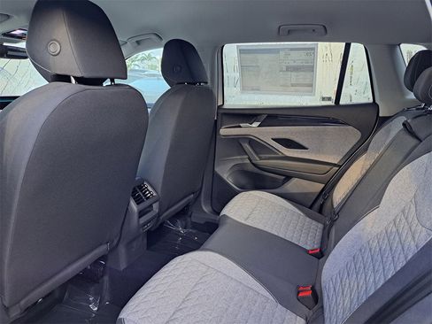 New 2026 Volkswagen Tiguan S image 5