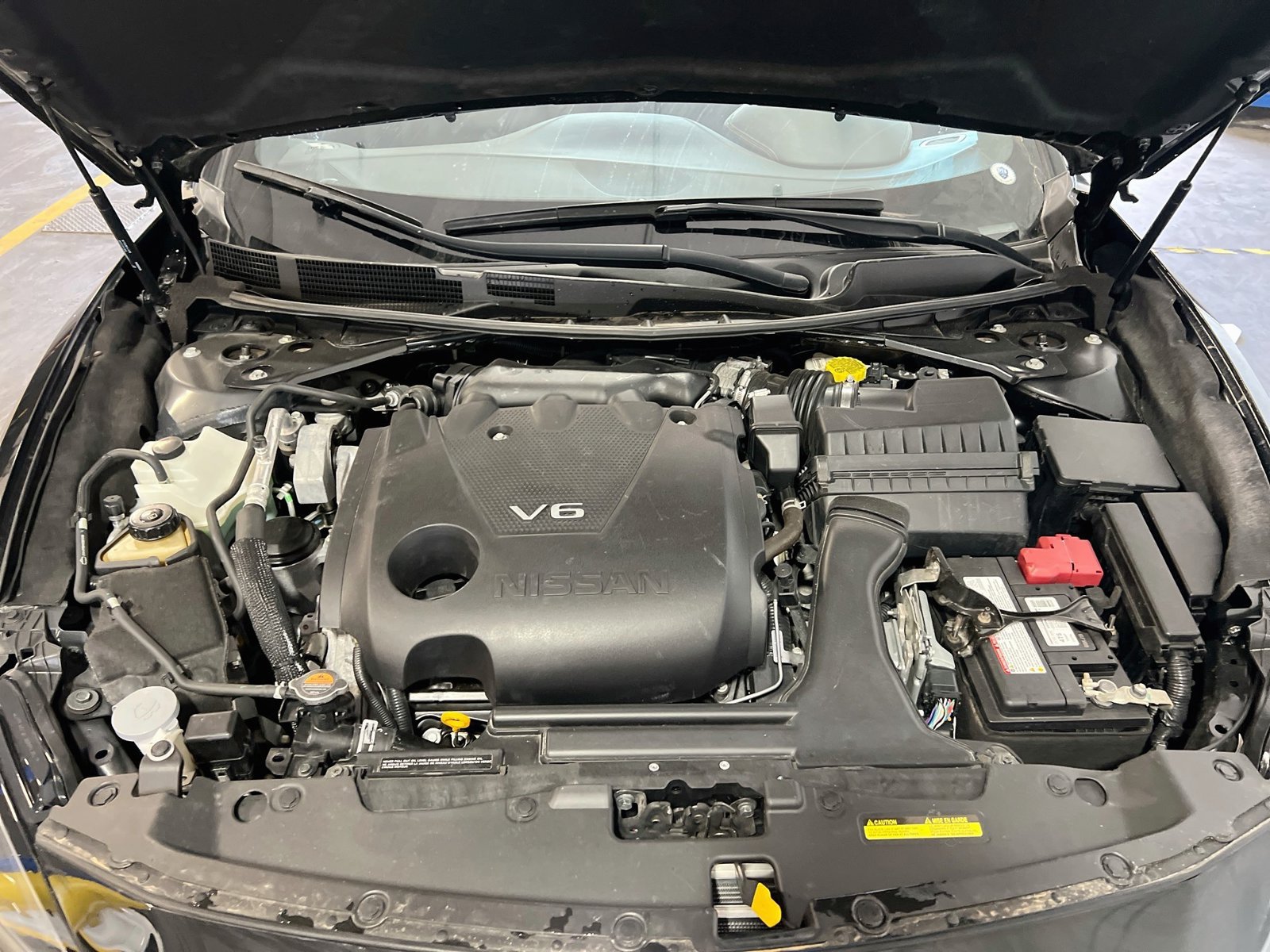 Used 2022 Nissan Maxima SR w/ Sport Mat Group FWD image 28