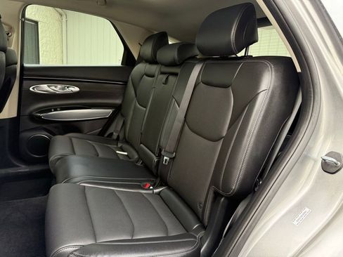 Used 2023 Genesis GV70 2.5T w/ Select Package image 16