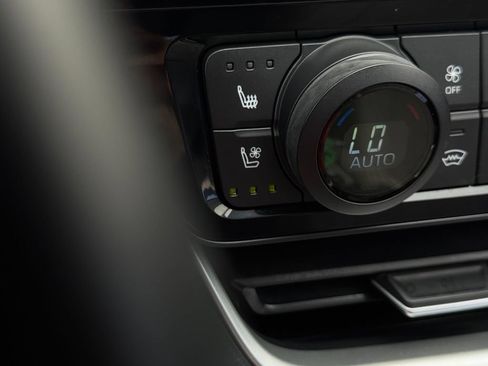 Certified 2024 Toyota Grand Highlander FWD image 16