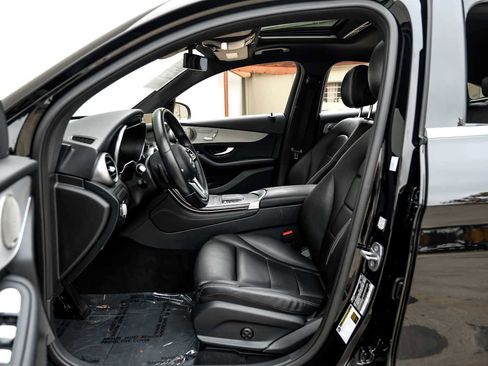 Used 2021 Mercedes-Benz GLC 300 4MATIC Coupe image 4