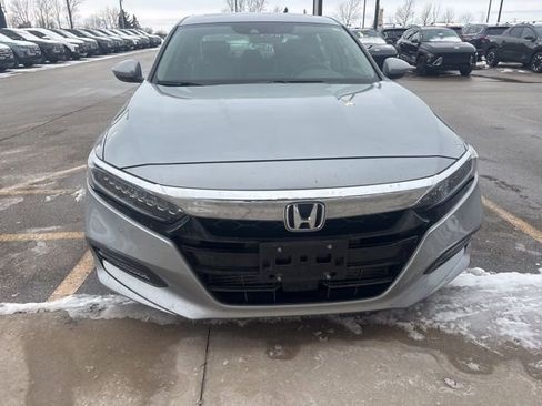 Used 2019 Honda Accord Touring image 2