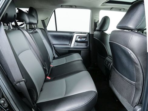 Used 2018 Toyota 4Runner SR5 Premium AWD/4WD image 21