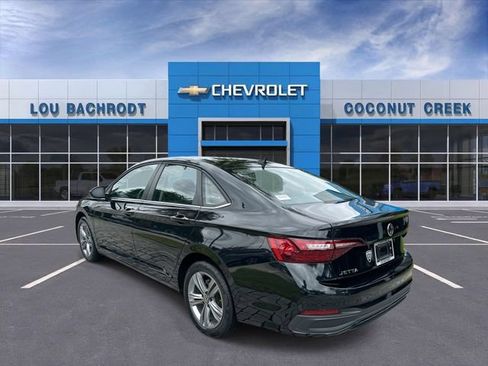 Used 2024 Volkswagen Jetta SE FWD image 6