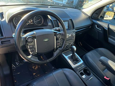 Used 2013 Land Rover LR2 image 26