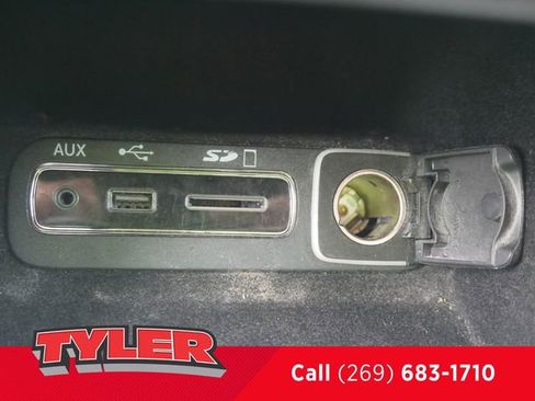 Used 2016 Jeep Grand Cherokee SRT AWD/4WD image 31