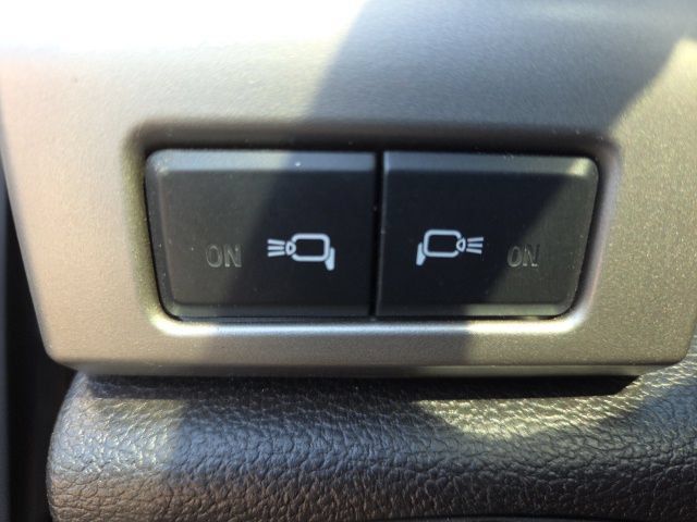 Used 2018 Ford F350 Lariat w/ Lariat Ultimate Package AWD/4WD image 28