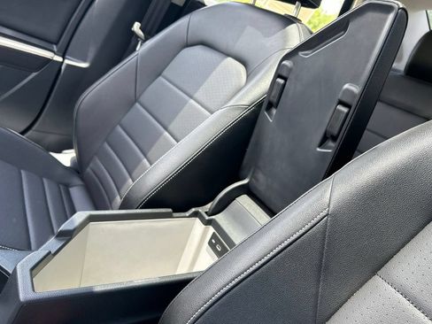 Used 2023 Volkswagen Jetta SE w/ Panoramic Sunroof Package FWD image 40