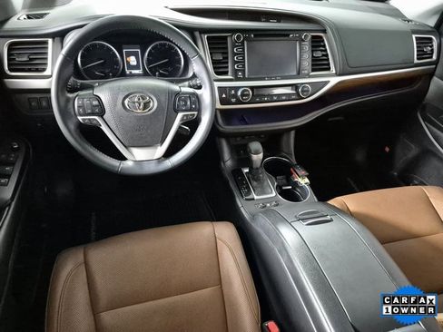 Used 2019 Toyota Highlander Limited image 10
