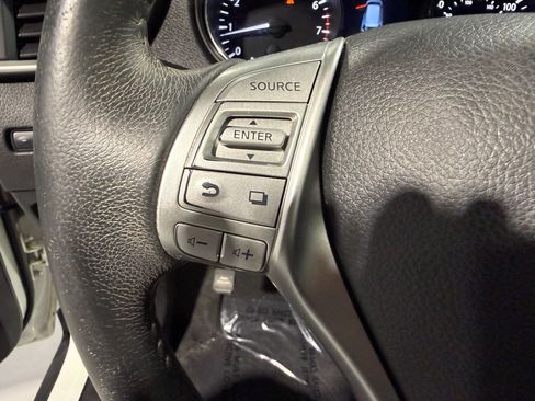 Used 2016 Nissan Rogue SL w/ SL Premium Package AWD/4WD image 16